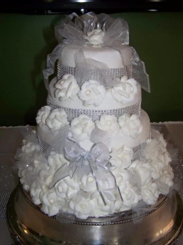 Wedding Cake, white roses cake